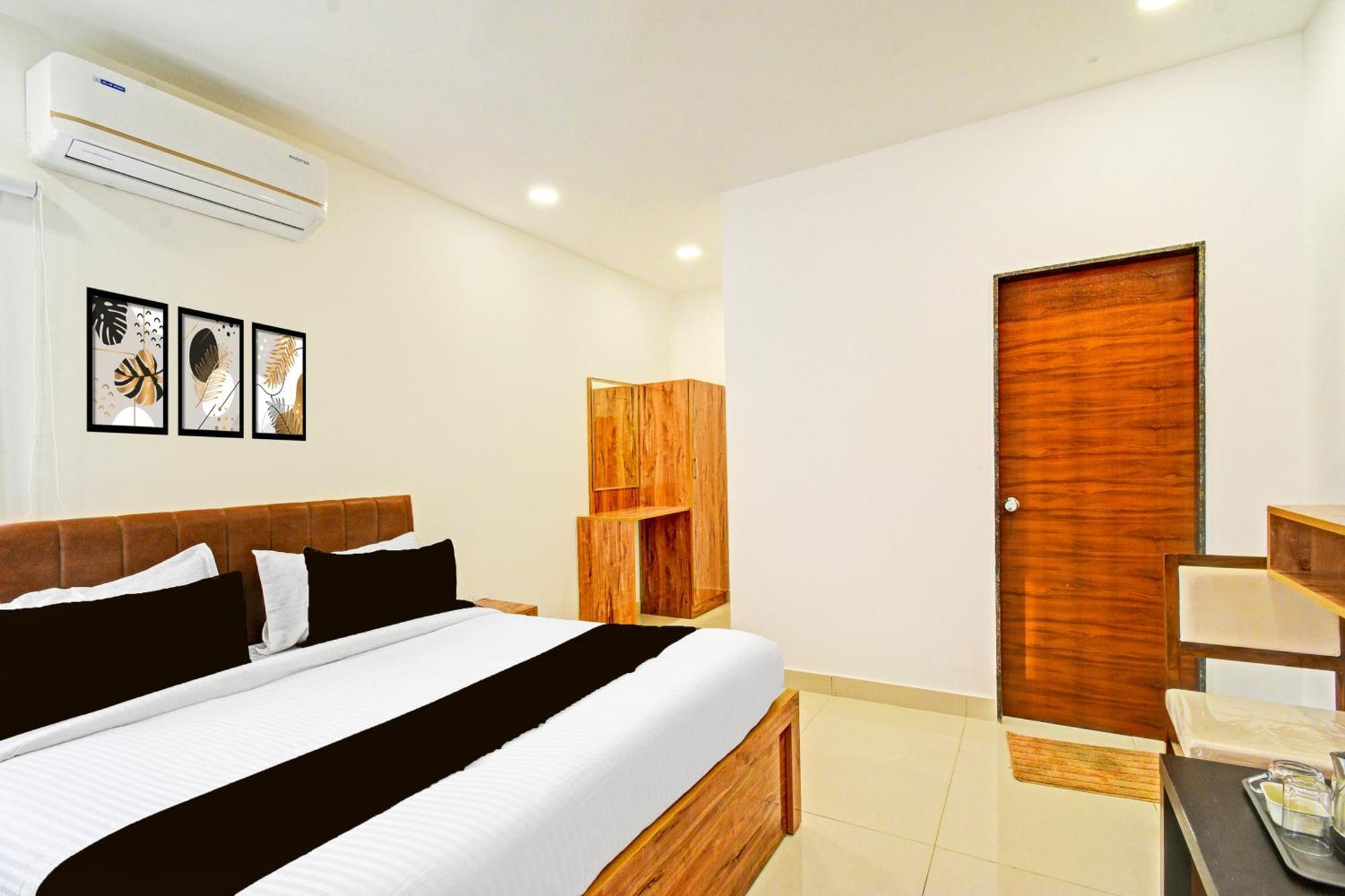 Super Townhouse Oak Suchitra Kompally Road Formerly Sun Moon Hotels Trimulgherry Exteriör bild