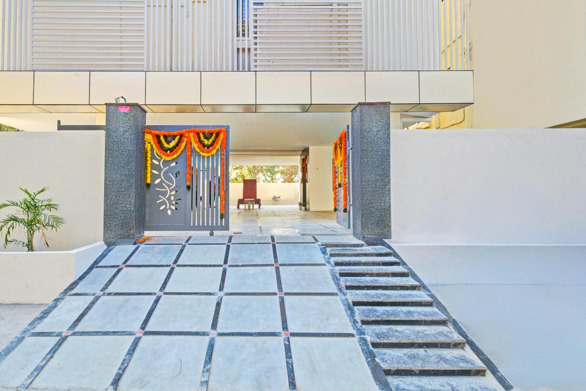 Super Townhouse Oak Suchitra Kompally Road Formerly Sun Moon Hotels Trimulgherry Exteriör bild