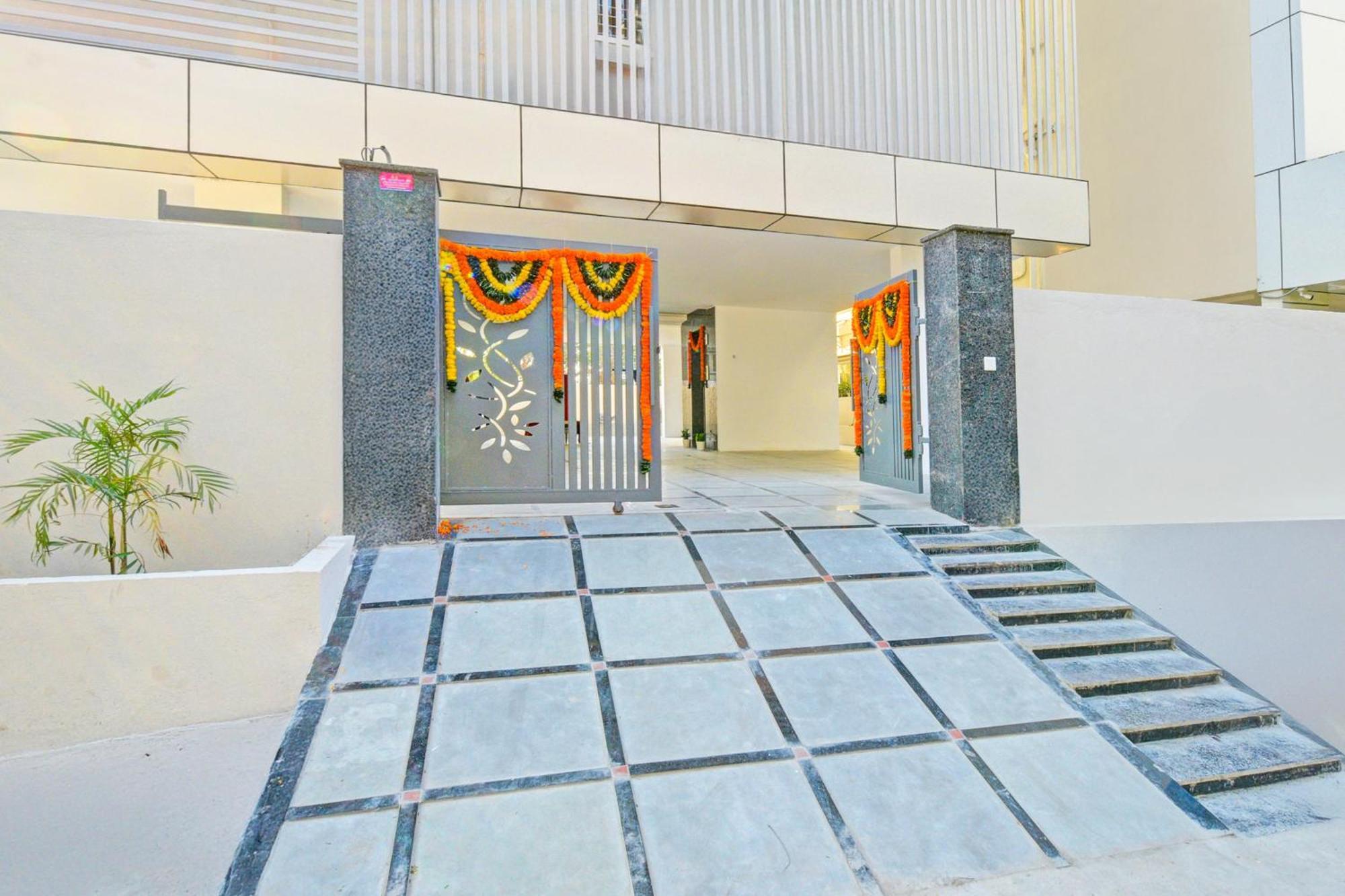 Super Townhouse Oak Suchitra Kompally Road Formerly Sun Moon Hotels Trimulgherry Exteriör bild