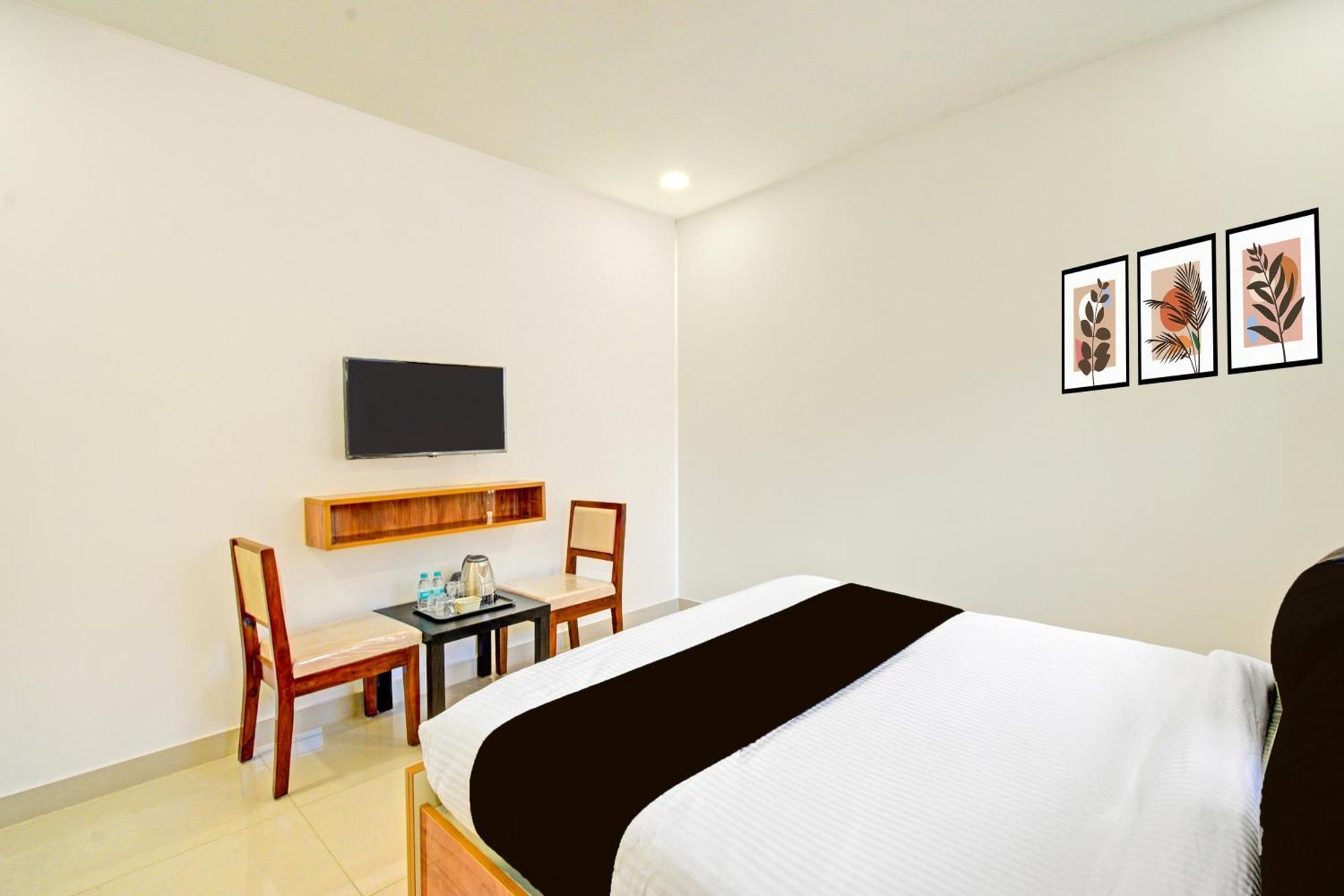 Super Townhouse Oak Suchitra Kompally Road Formerly Sun Moon Hotels Trimulgherry Exteriör bild