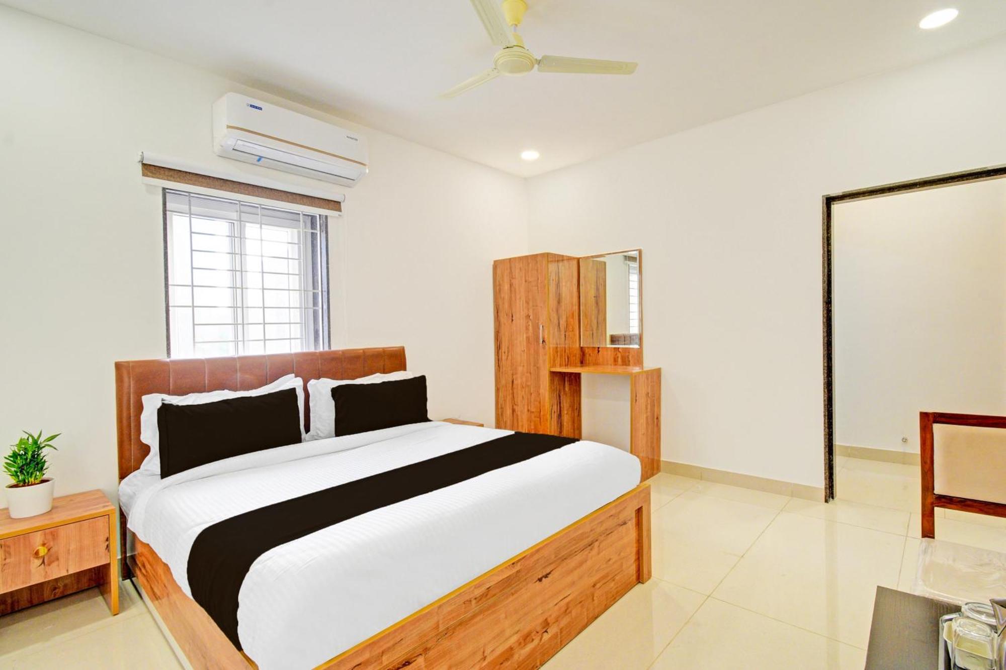 Super Townhouse Oak Suchitra Kompally Road Formerly Sun Moon Hotels Trimulgherry Exteriör bild