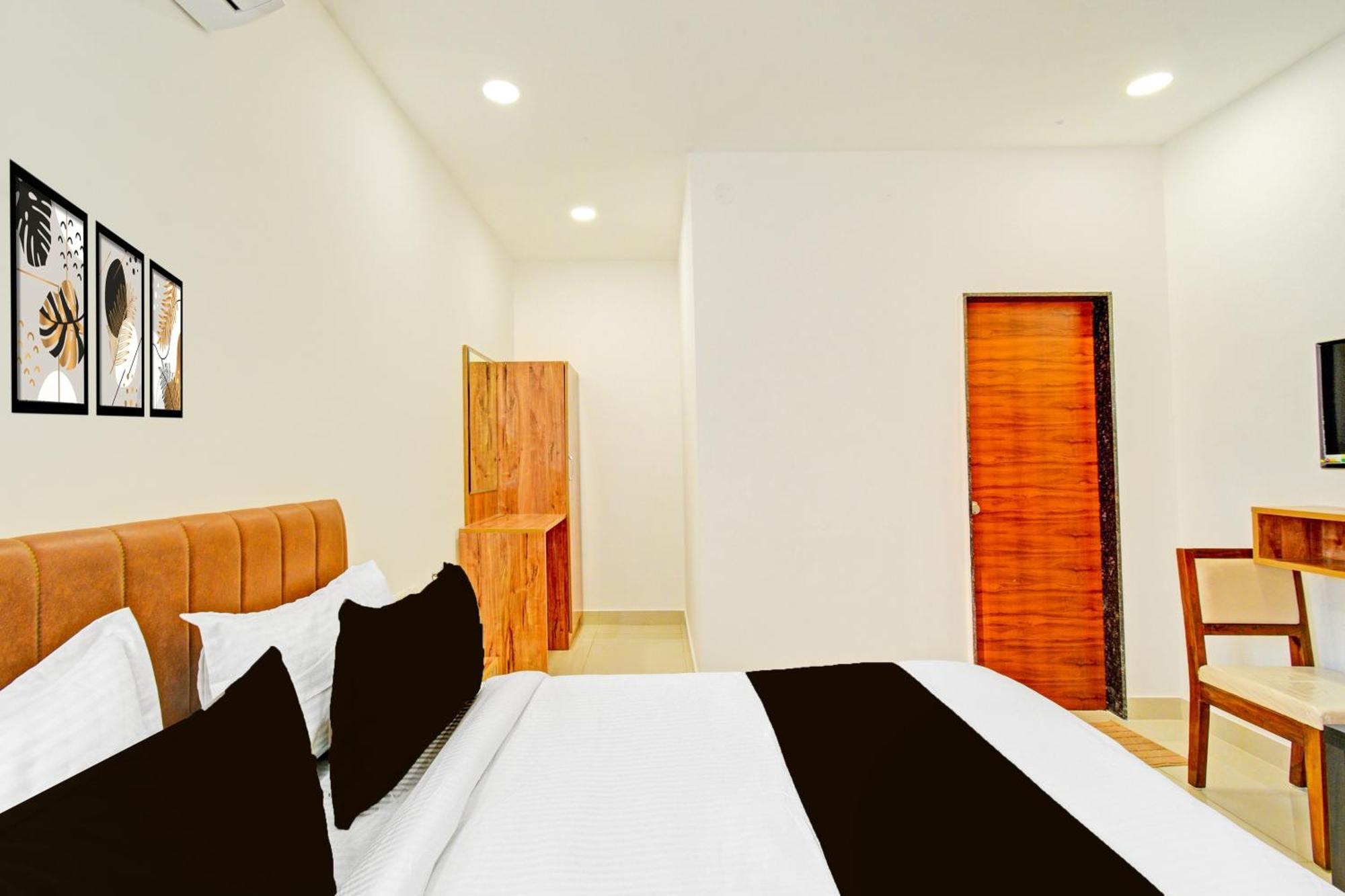 Super Townhouse Oak Suchitra Kompally Road Formerly Sun Moon Hotels Trimulgherry Exteriör bild
